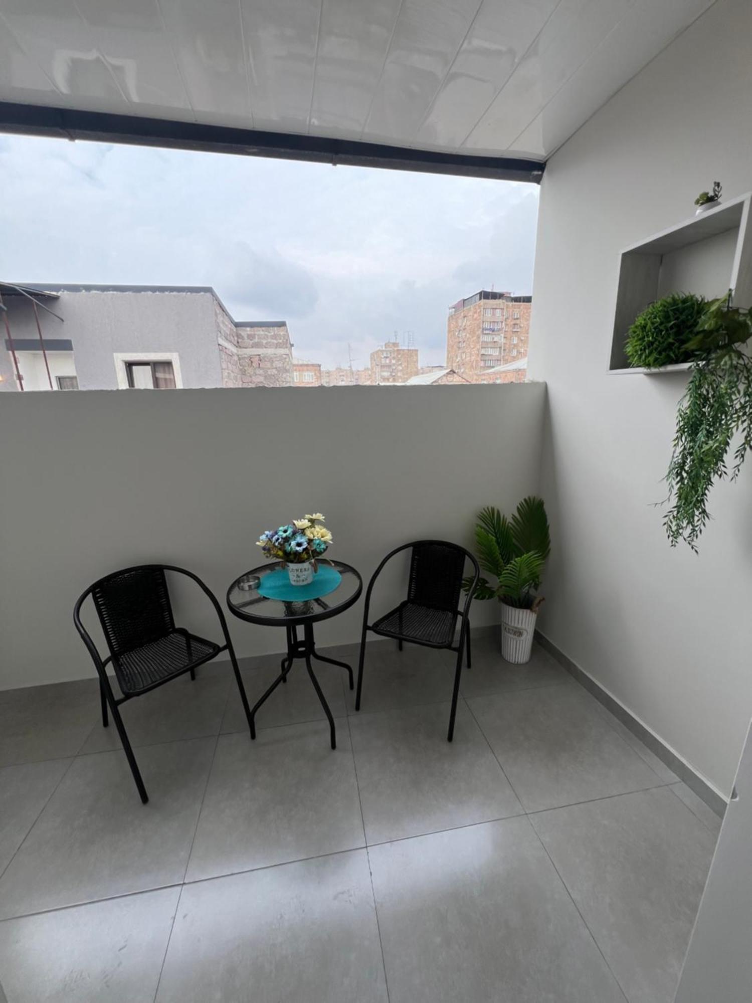 Cosy Apartment With Good Location Self Check In Erivan Exterior foto