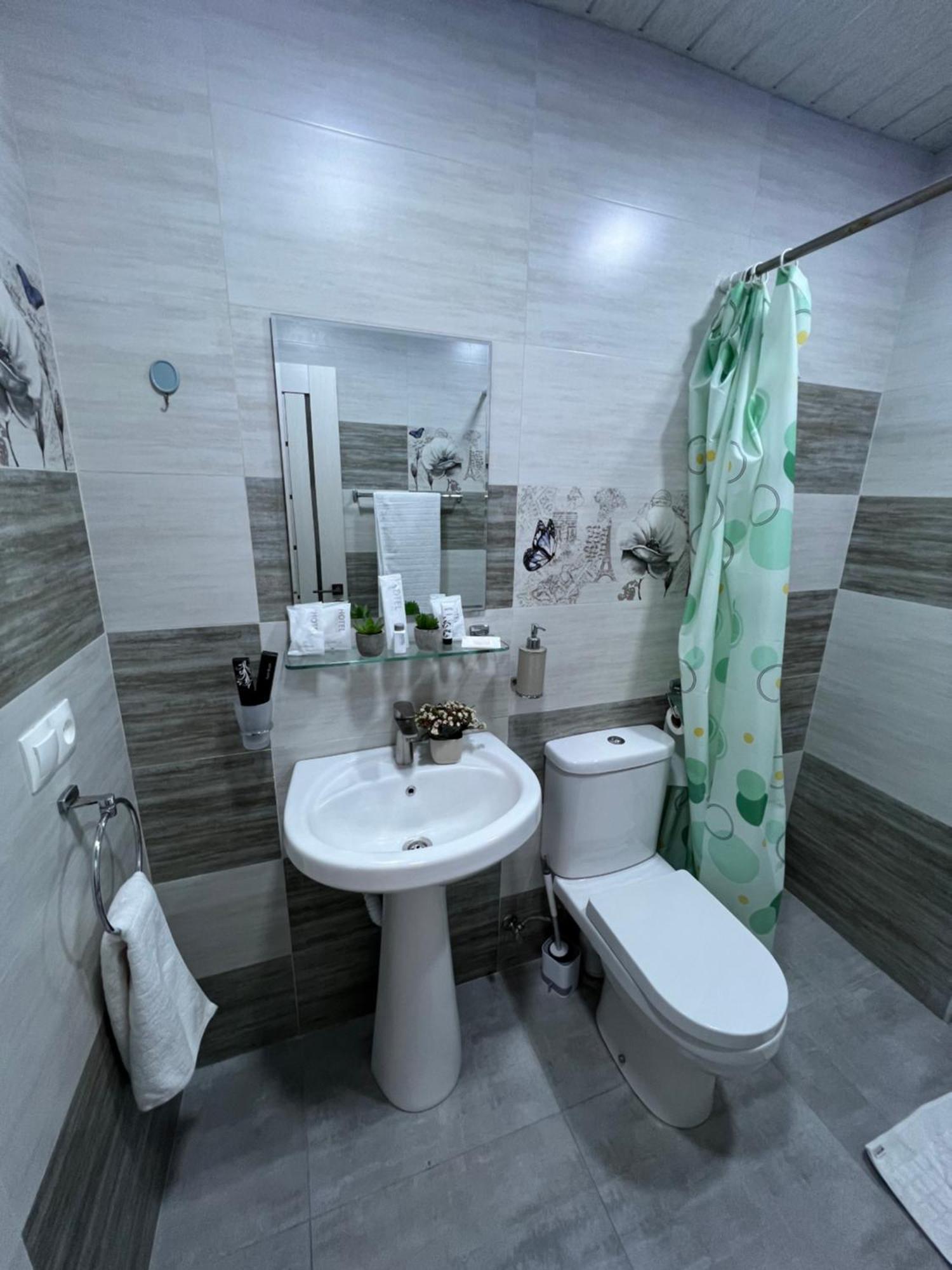 Cosy Apartment With Good Location Self Check In Erivan Exterior foto